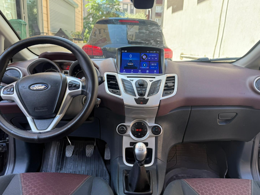 FORD FİESTA 2009,2017 ORJİNAL GÖRÜNÜMLÜ 9İNÇ 6/128 CARPLAY