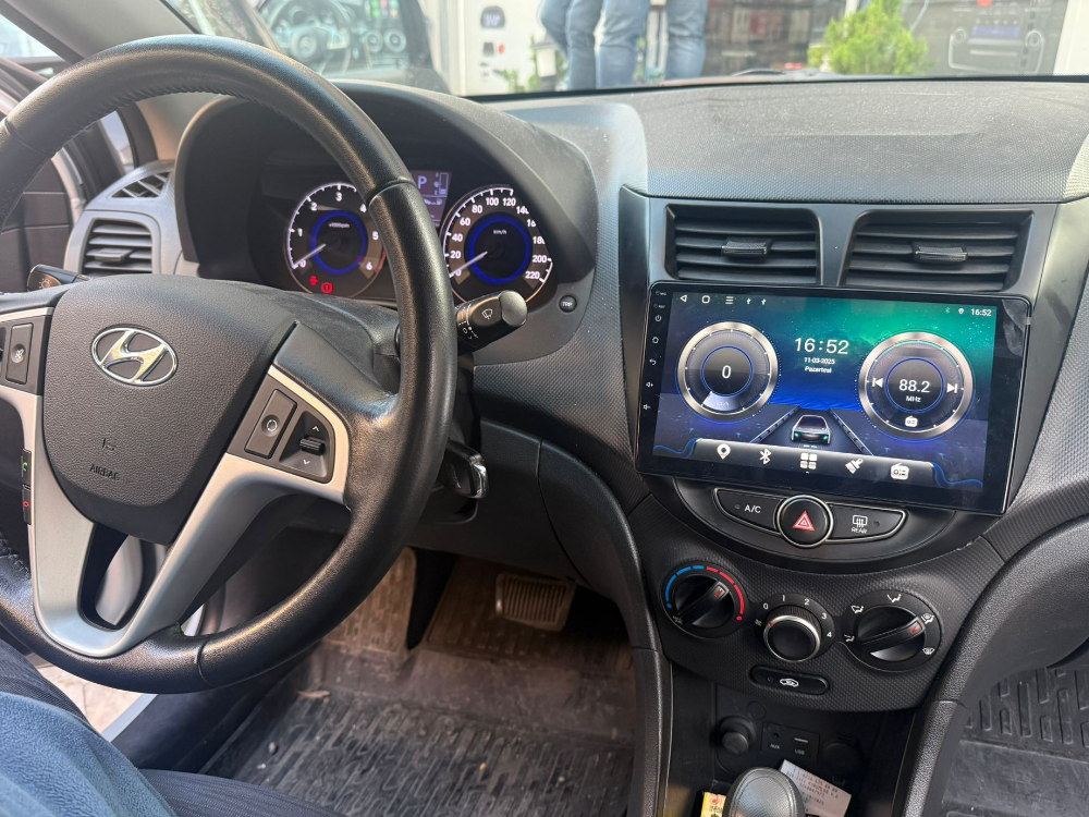 HYUNDAİ ACCENT BLUE 6 RAM 128 HAFIZA CARPLAY