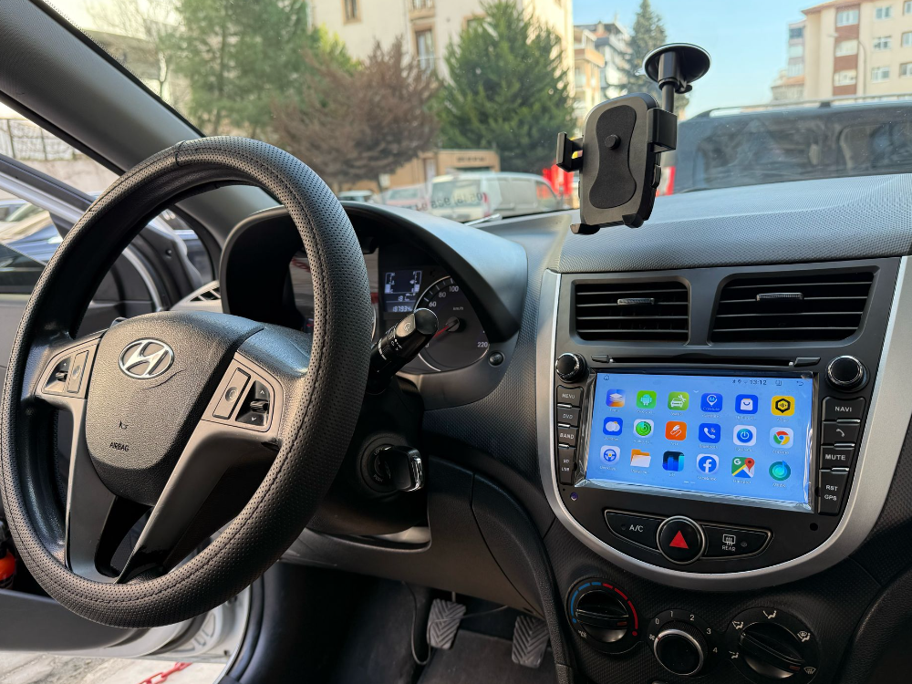 HYUNDAİ ACCENT ORJİNAL GÖRÜNÜMLÜ CİHAZI CARPLAY 12/256